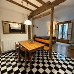 Fc9 BED ROOM